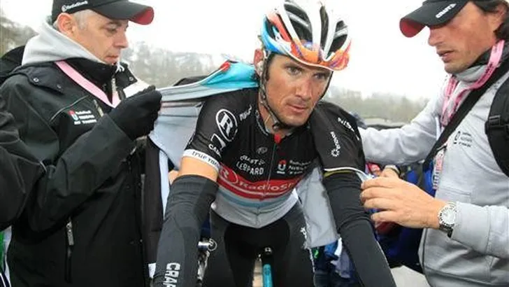 Schleck verlaat Giro door schouderblessure