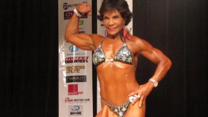 Deze vrouw is 71 en doet aan bodybuilden