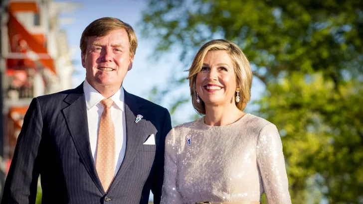 Koningin Máxima in een Claesje naar concert