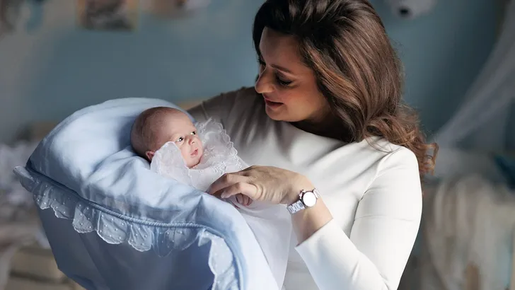 Lieve nieuwe foto's van Romanov-prinsje Alexander