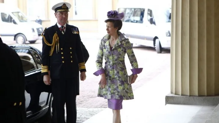 10 royals die volledig de plank misslaan met hun outfit