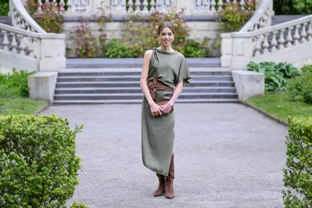Prinses Alexia tijdens fotosessie op landgoed Clingendael.