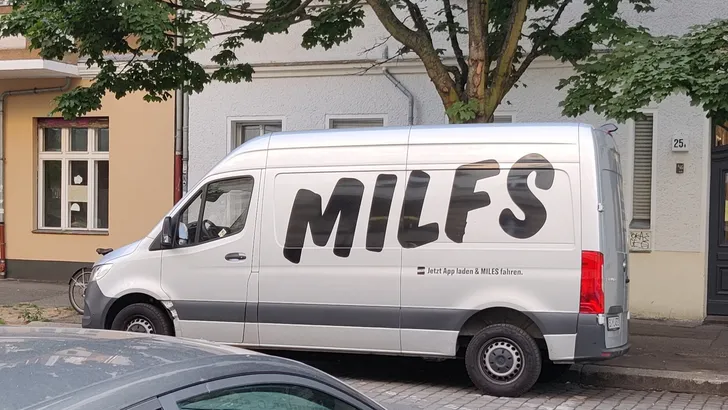 Duitsers rijden massaal rond in MILFS