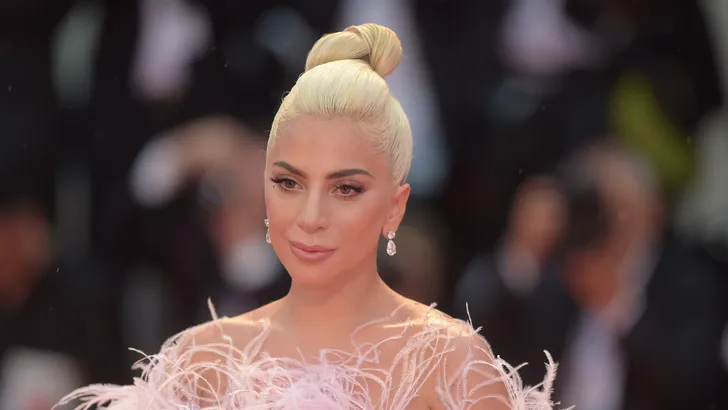 Lady Gaga schittert in Dutch Design