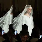 Chanel toont prachtige collectie tijdens Paris Couture Week – en dit droegen de aanwezige gasten