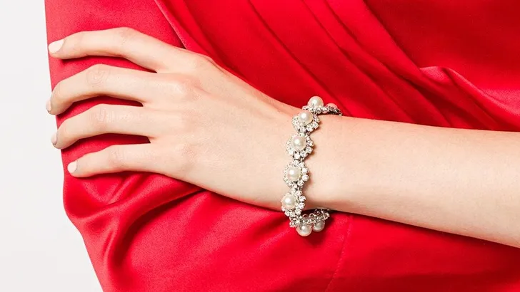 Zeldzame juwelen van Dior te koop