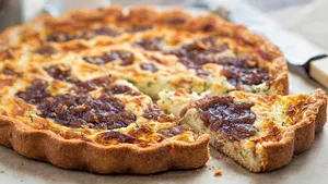 Quiche met rode ui en kaas