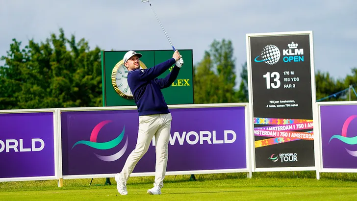 Syme wint, Huizing struikelt in het zicht van de finish