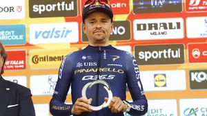 Tom Pidcock kent zijn teamgenoten voor de Tour de France 2026. De Brit kan onder meer vertrouwen op drie Belgen.