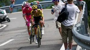 Davide Piganzoli was ook in zestiende etappe weer een fenomenale helper in dienst van Jonas Vingegaard, maar Team Visma | Lease a Bike zoekt al langzaam naar de extraatjes.