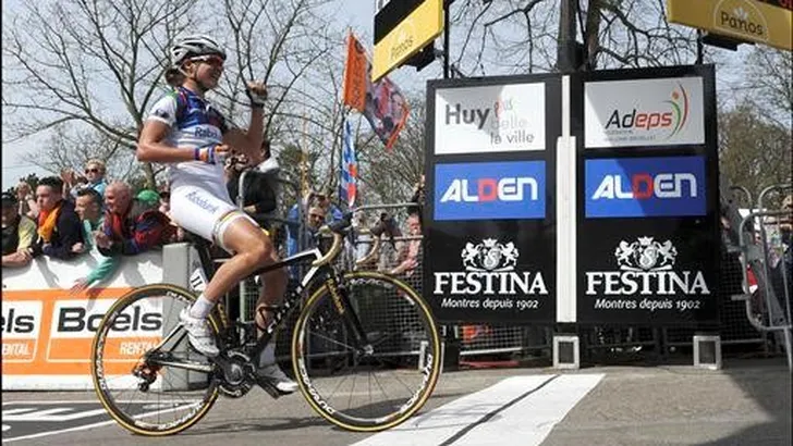 Vos voor vijfde maal sterkste in Waalse Pijl