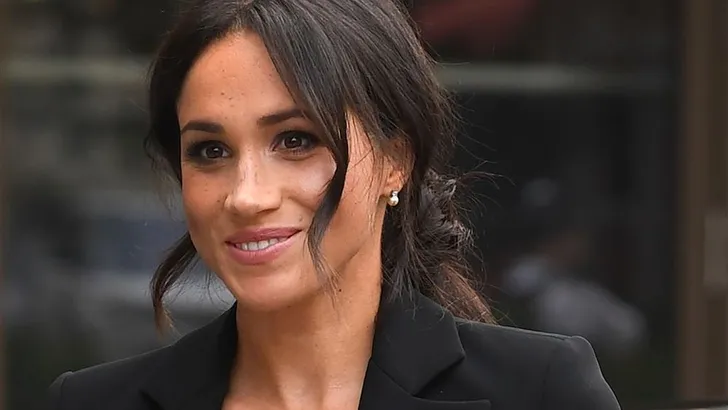 Eigenwijze Meghan: weer in pak