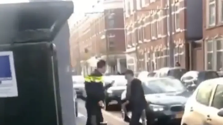 Video: Agent slaat 17-jarige jongen in Rotterdam