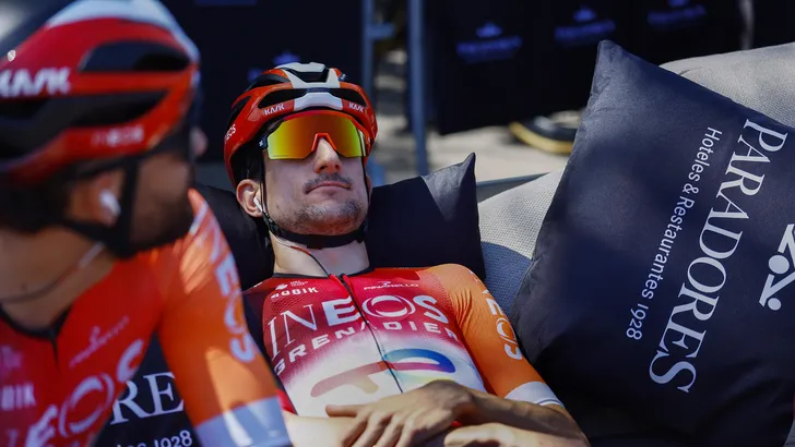 filippo ganna en ben turner van ineos grenadiers