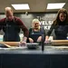 William en Catherine bakken cakejes tijdens bezoek in Wales
