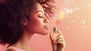 Dit zijn dé 3 parfumtrends van lente 2026 (van theegeuren tot gourmand)