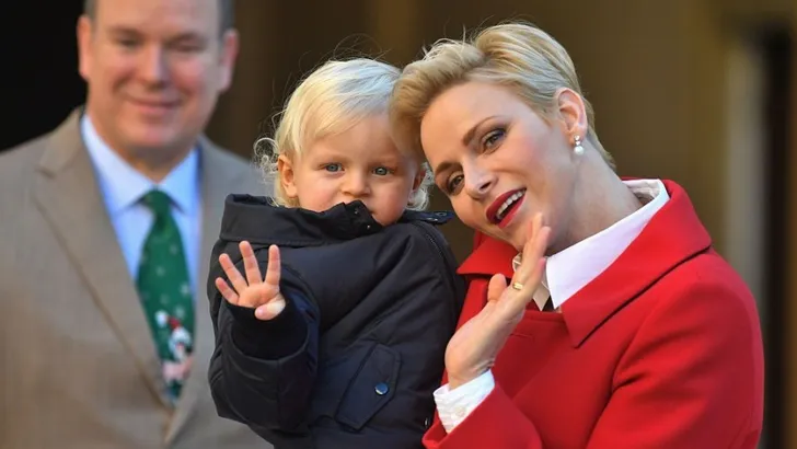 Prinses Charlene: 'Ik voed de tweeling op met sport'