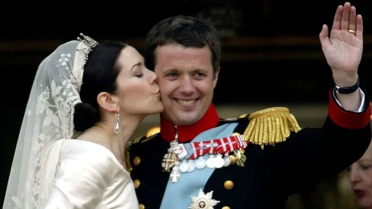 Tiara Time! Mary en Frederik van Denemarken 12 jaar getrouwd