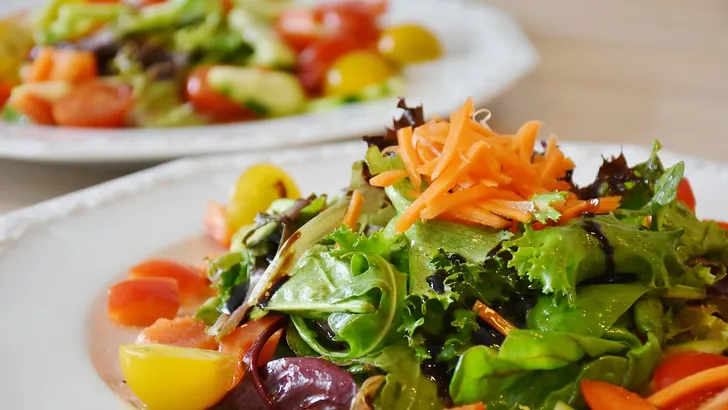 5 x Verborgen dikmakers in je gezonde salade