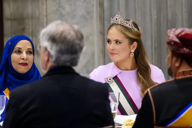 Kroonprinses Catharina-Amalia bij het staatsbanket voor Oman.