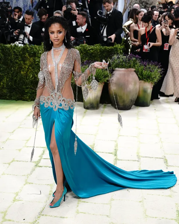 Tyla tijdens het Met Gala in een creatie van Valentino 