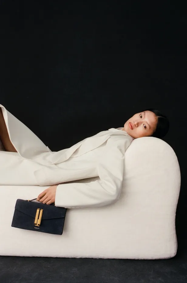 Vancouver Clutch van DeMellier | €455