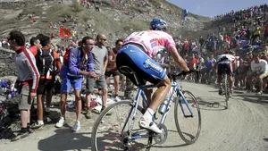 LONGREAD: Spektakel op de Finestre. Over de heerlijke Giro d'Italia van 2005!