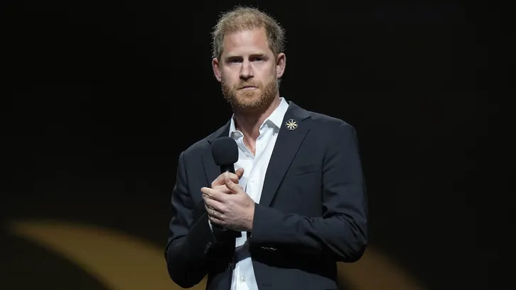 Geheime documenten visumaanvraag Harry worden openbaar – Foto van prins Harry bij de sluitingsceremonie van de Invictus Games, februari 2025.
