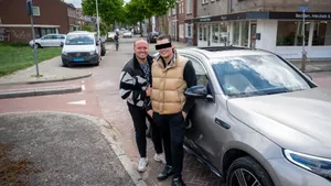 Frank van Etten en zijn zoon.