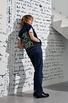 Winning Wednesday: 1x de Van Wilma - Letter Blue Jeans van MUD 
