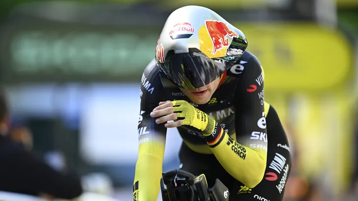wout van aert in de tijdrit van de tour