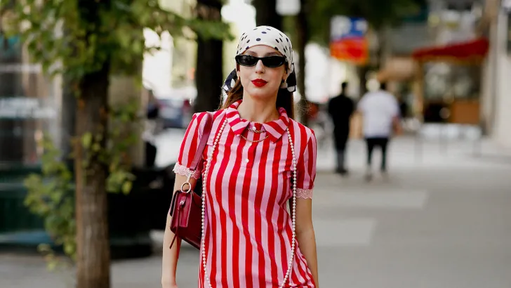 Een nieuwe zonnebril hoeft echt geen fortuin te kosten. Wij speurden naar de beste dupes van de grootste 2026-trends. Bekijk ze allemaal!