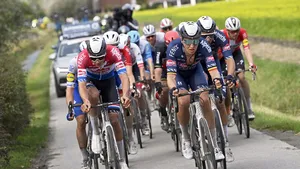 Het Alpecin-Fenix van Mathieu van der Poel kijkt vooruit op Tour: 'We zien 12 kansen'