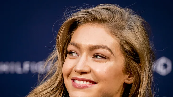 Het ding dat áltijd weg gephotoshopt wordt bij Gigi Hadid