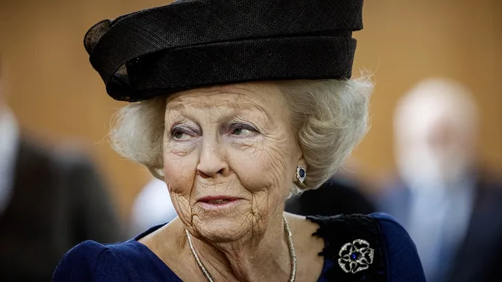Prinses Beatrix bij herdenking slag in de Javazee