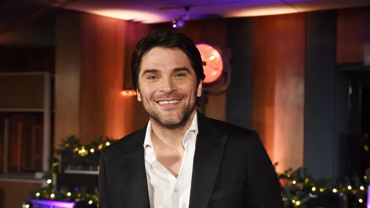 Xander de Buisonjé en zoon nemen gezamenlijk nummer op