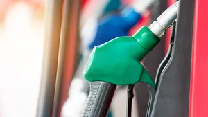 Benzine bereikt recordprijs in Nederland maar de reden blijft opvallend vaag