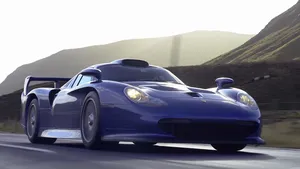 VIDEO: Tiff Needell laat 911 GT1 Evo uit in Schotland