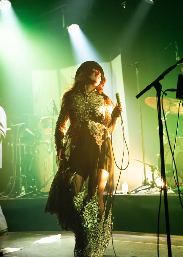 Door Nusantara Beat is Megan zich nog meer gaan verdiepen in haar Indonesische roots| Fotografie: Matz De Kort 