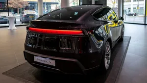 Nieuwe verlichtingstechnologie van Tesla zorgt voor verwarring: automobilisten worden staande gehouden vanwege vermeend defect