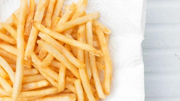 Vet eten schaadt het signaal dat de maag vol is