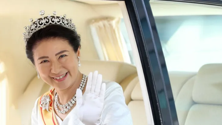 Nog éven over die tiara van keizerin Masako