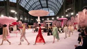Chanel Haute Couture SS26: Matthieu Blazy debuteert met een poëtische ode aan de ziel van het Huis