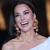 Kate kiest voor gedurfde, gerecycelde look bij de BAFTA's | Beau Monde