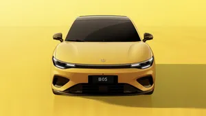 Deze Chinese elektrische auto kost maar 12.000 euro en maakt gehakt van de Volkswagen Golf