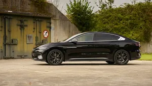 Polen weert Chinese 'spionage-auto's' van kazernes: is het tijd dat Nederland dit voorbeeld volgt?