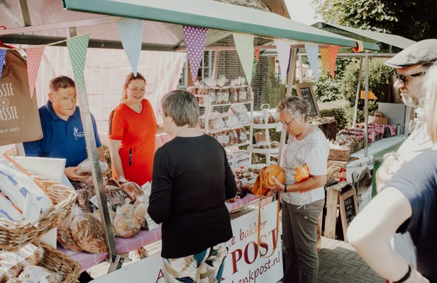 Streekmarkt bij Borg Ewsum