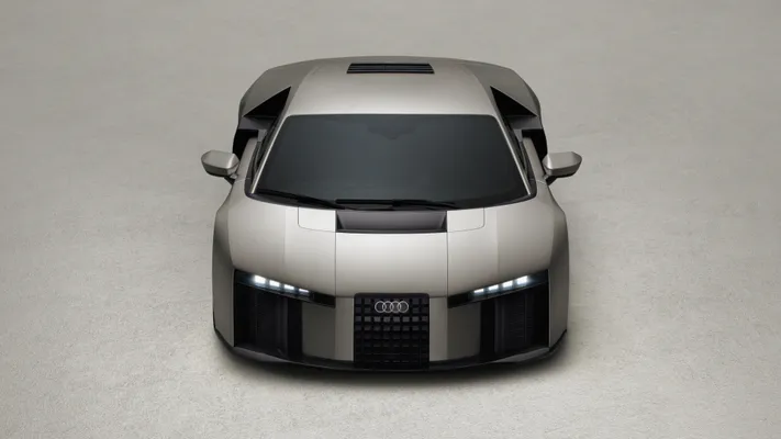De lage neus en extreem brede stance maken meteen duidelijk wat Audi met de Nuvolari wil bewijzen: Lamborghini-techniek hoeft niet per se in een Italiaans jasje te zitten.