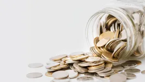Munten in een glazen pot