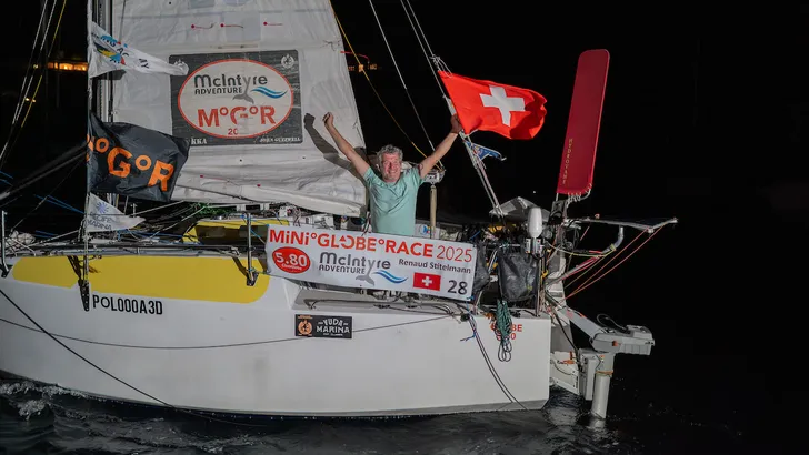 Mini Globe Race schrijft geschiedenis met solo wereldomzeiling